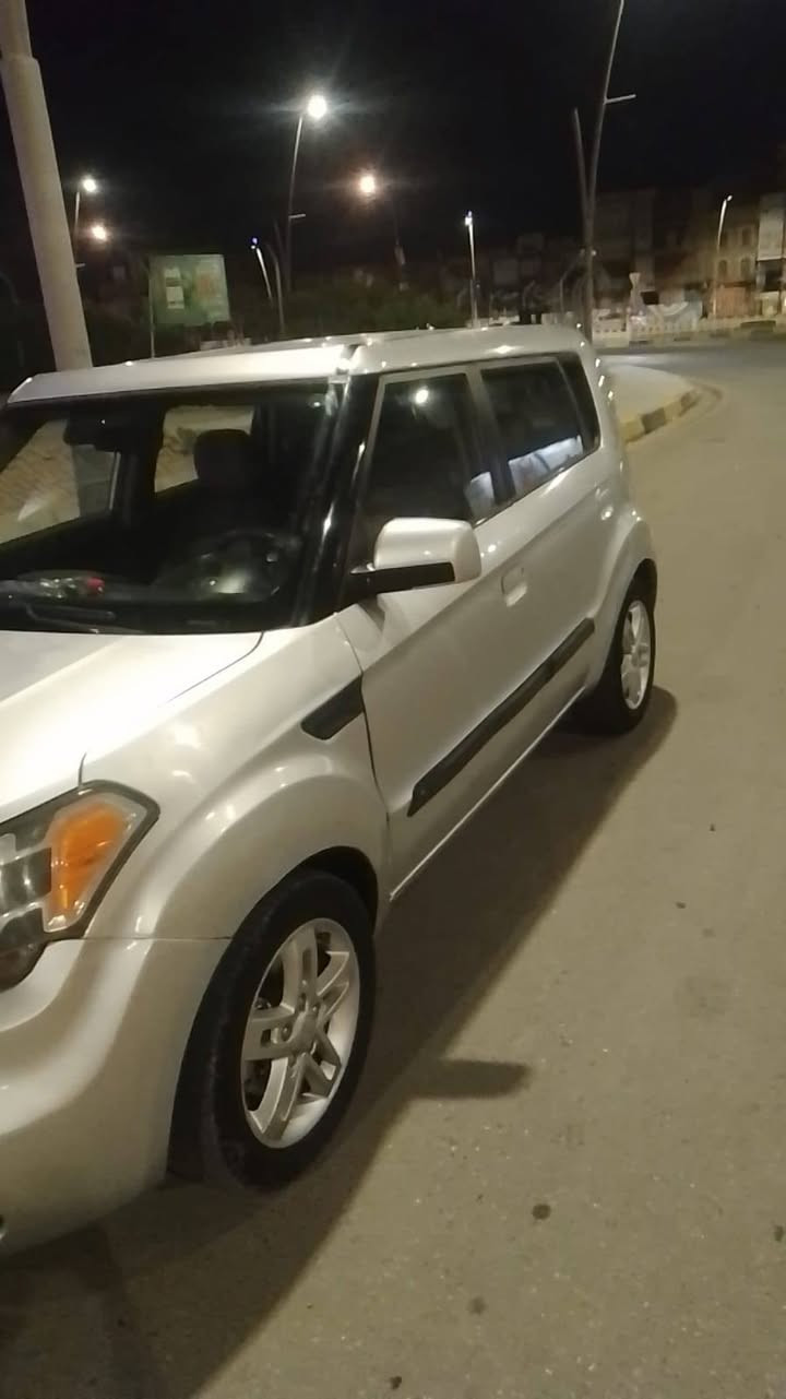 السلام عليكم سياره كيا صول موديل 2010 سنويه خضره ضرر 5 قطع مكينه وكير شرط سياره حيل حلوه نضافه فول كدام العين  شرط الوكاله أو أتريد التحويل  السعر 80 التواصل تعال خاص او على الرقم كورك بي واتساب *********** الزين ***********
