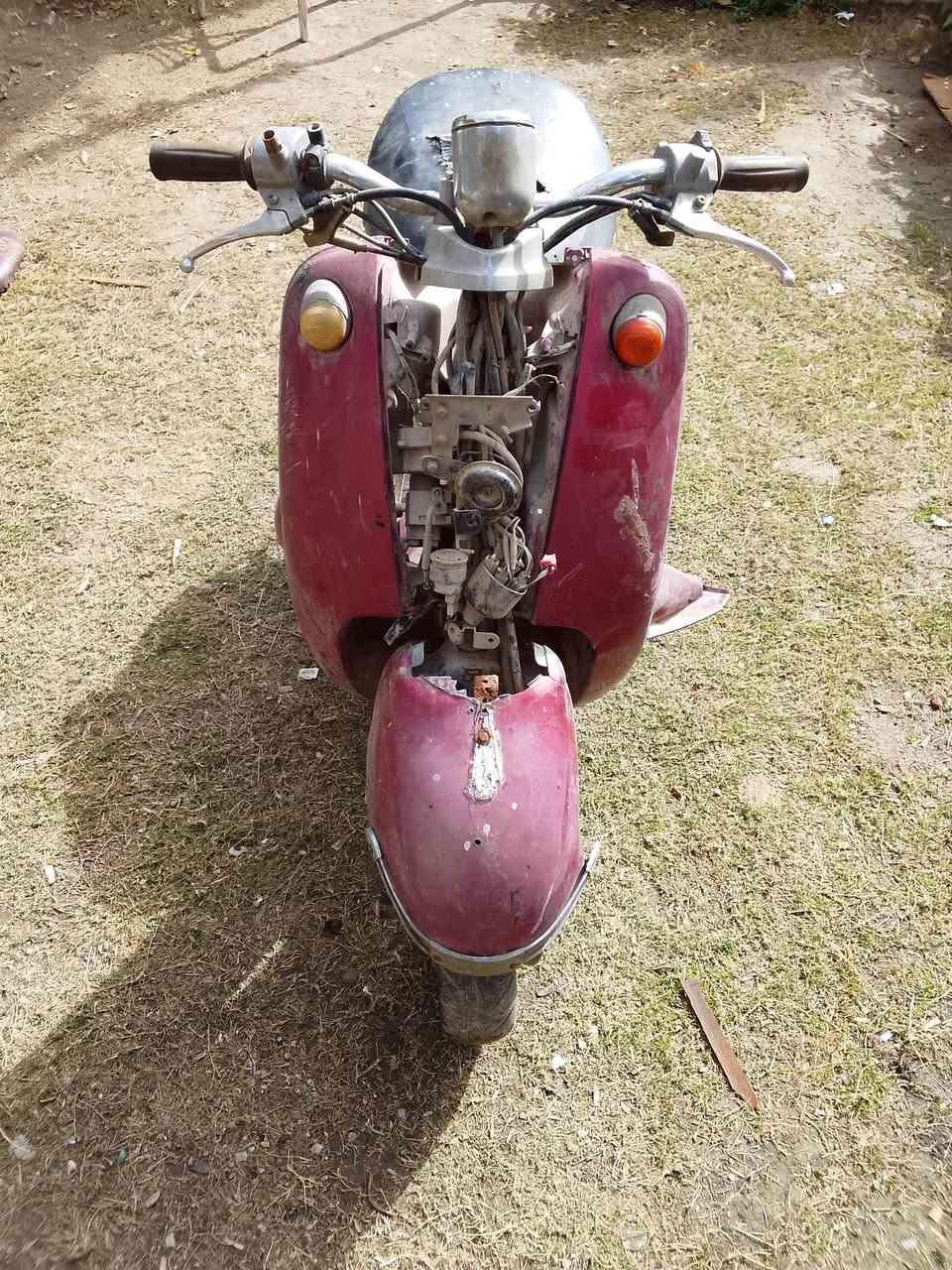 السلام عليكم درجات ثنين 2عصفورية
كلاسك دراجات شغالات بس عوزهن ترتيب ابيع كوم حديد 
كوم حديد 200$وبين مجال ابيع شلع ***********
