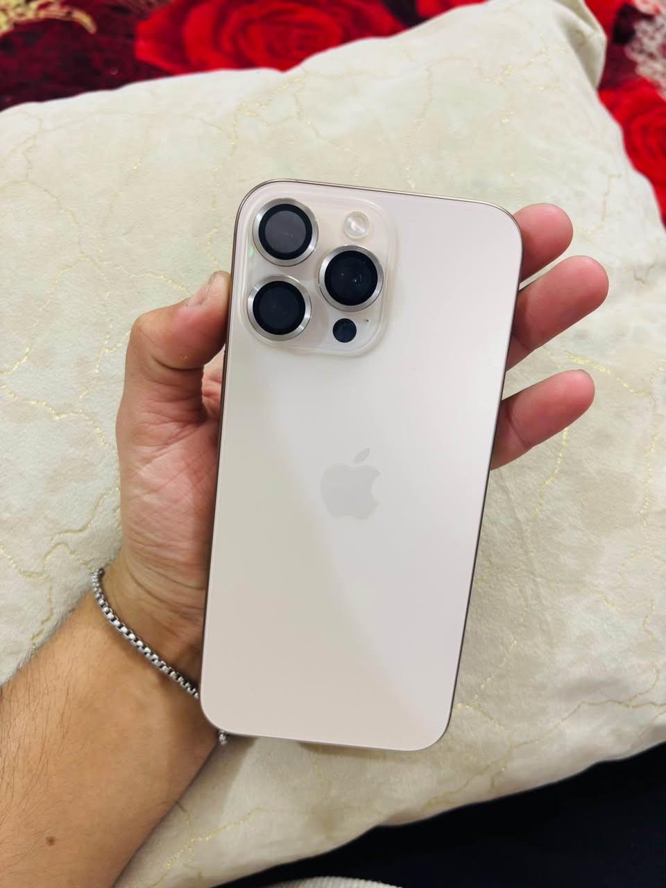 ايفون 16 برو ماكس 
جهاز نضافه 100/100
بطاريه 93
ذاكره 256
شريحه واحده 
السعر 1,400,000
 رقم *********** حلة, بابل
