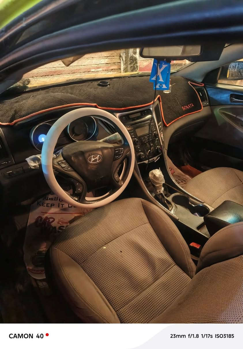 سوناتا 2012 وارد امريكي رقم صلاح الدين بسم ابن عمي  يمي ب الديوانيه سنويه ل ٢٧ هيئه وغرامات مصفره  السياره مكفوله من التبديل والگص والظربه بس بيها طخه جو العبري طخه مال رصيف دوخل غرفه كشنات بلادي گير مكينه كهربائيات تبريد تدفئه مكفول  85وبيها مجال مكانها ديوانيه ***********  متواجد وتساب
