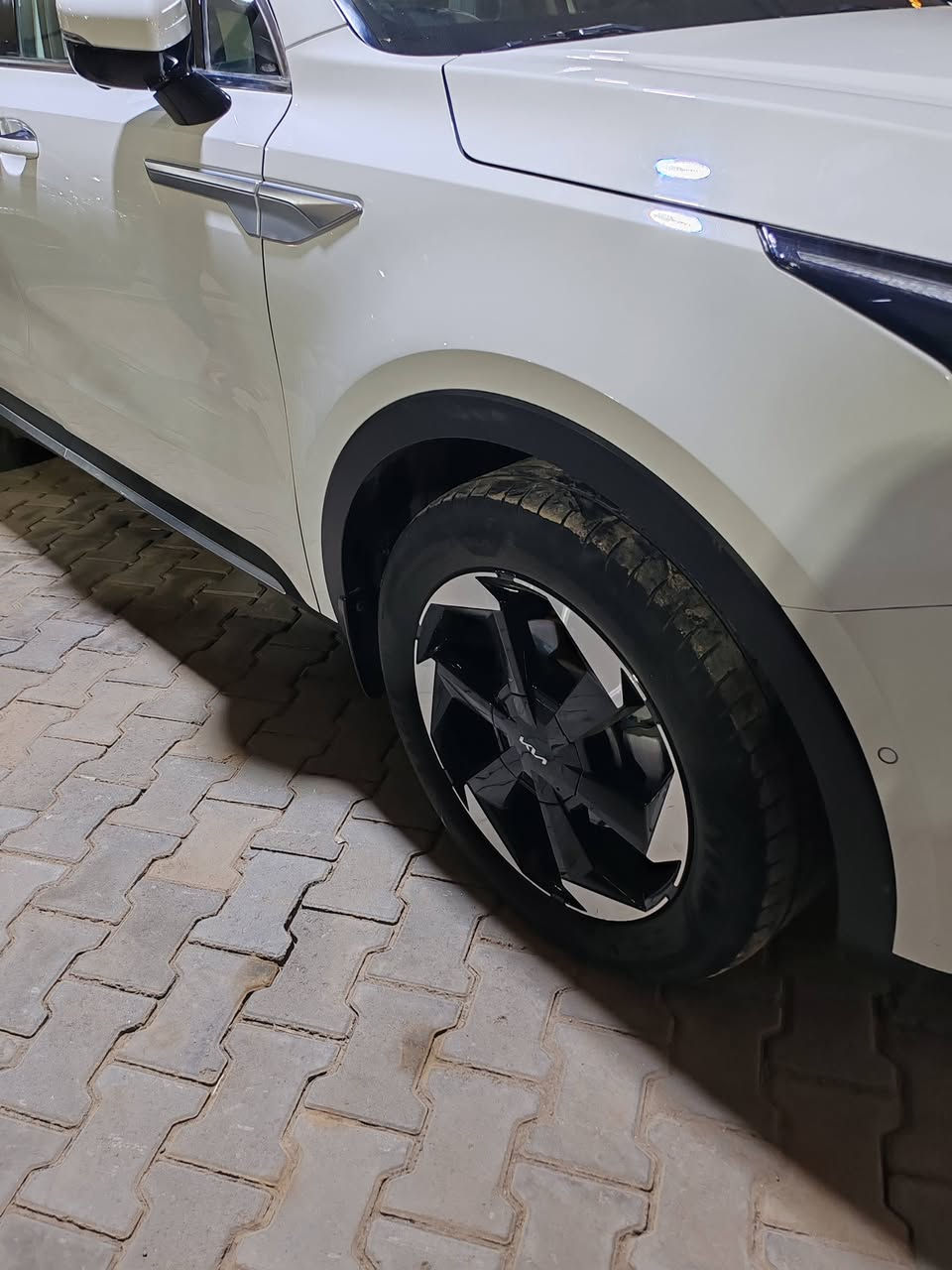 سورنتو 2024
، فول مواصفات، خمس كاميرات دواره، فتحه سقف، حساسات جانبيه، كاميرا خلفيه، صندوق كهرباء، كشنات جلد، كراسي كهرباء، تحكمات وشاشه متصله لمس. السياره ماشيه ٥٢ الف كيلو متر بيها باب ايمن امامي وخلفي، الامامي بي ربع صبغ والباب الخلفي بي صبغ رقمها بغداد

سعر 290

مكان السيارة كربلاء

***********
