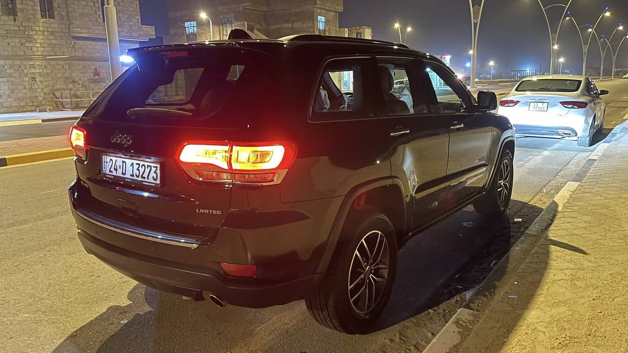 Jeep Grand Cherokee Limited 2017
جيب كراند شيروكي فئة ليميتدد موديل 2017
اللون :- اسود
V6 حجم المحرك :- 3600
نوع الدفع :- دفع رباعي
-: فول مواصفات المواصفات
١- كير ماوس وضعيات قياده
٢- فتحه
٣- كشنات جلد
٤-تدفئه بالكشنات
٥-رادار جانبي
٦- تشغيل عن بعد
٧- شاشه جبيرة
٨- كامره
٩-حساسات اصطفاف وتوقف تلقائي
١٠- كشنات كهرباء السايق والبصفة
١١- تحكم ستيرن جهتين
١٢- هيتر بالمري
١٣- تبريد قطعتين والقطعه الثانيه بيها كيبلين شحن
١٤- نظام سبورت مود
اقتصادي 17 ECO- نظام
رقم دهوك  بأسمي
بعد بيها هواي مواصفات خير من الله
العنوان البصرة الزبير 
السعر 243 وبيها مجال للطيبين
للتواصل ***********
