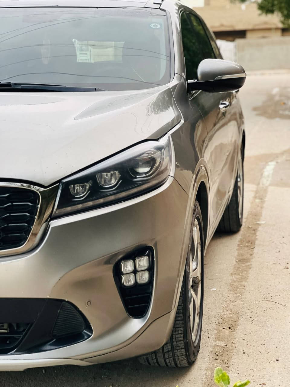 سلام عليكم سورنتو موديل 2018فول مواصفات sxامريكي حادثها جاملغ وبنيد فقط مري شفط بصمه ثلاث وضعيات قيادة بنوراما مري قلاب عند الرجوع شاشه جبيره تدفئه بل كشنات الاماميه كشنات جلد خزن ميموري بل كشن كشنات كهربائيه جنطه كهرباء 7راكب ثلاث قطع تبريد مكينه v6 كير مكينه مكفوله شاشه دجيتال ثلاث عدسات زنون بلادي نقطه عمياء بل مري حساسات خلفيه جام اربع اوتو بحادثه بدون دواخل 
السعر 225 وبيها مجال 
الاستفسار ***********
