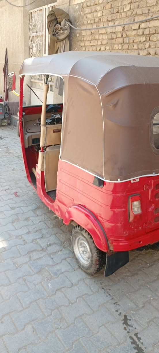 لبيع تكتك 2018شهر3مكينه ناعمة لاتنقيص ولا تبخير كهرباىيات شغاله جاهزة لشارع أوراق كاملة السعر3100 بغداد رقمي ***********
