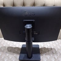 عندي شاشات ثنين للبيع شغالات 07717695079