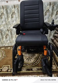 كرسي متحرك كهربائي للبيع الاتصال على الرقم07805154105