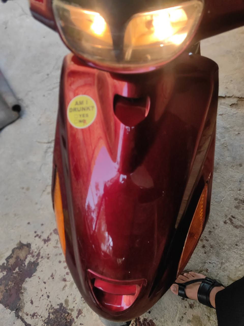 سلام عليكم شباب دراجه فراشه فحل للبيع مكينه لاتبخير ولا تنقيص كهربائيات كلها  شغاله عوزها بس سلف  تايرات جدد كفرات نضيفه
دراجه خير من الله 
مكان الدراجه  ديوانيه قضاء غماس 
الاستفسار☎️ ***********
السعر 💵 275 وبيها مجال
