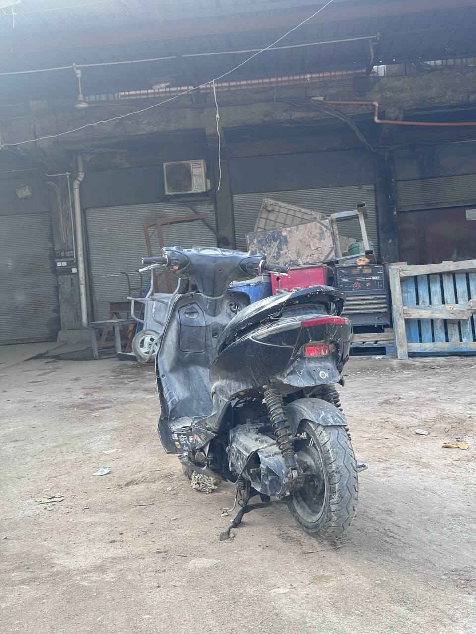 السلام عليكم دراجه سكنس نثيه كوم حديد 175وبي مجال ***********
