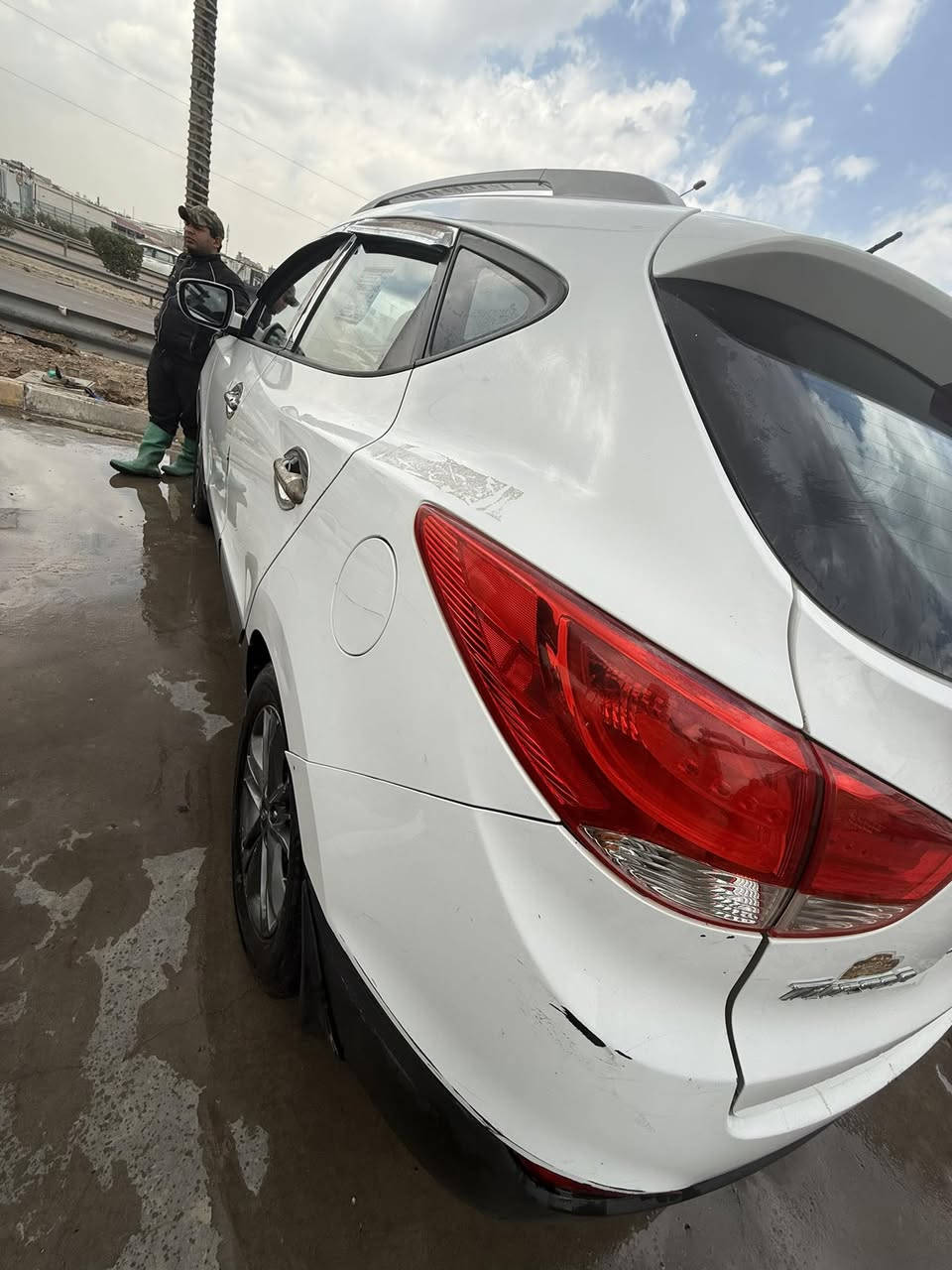 السلام عليكم توسان 2015 خليجي باسمي رقم بغداد جديد الإنكليزي
مكفوله من ضربة وصبغ بيها طختين موضحات بالصور
كير محرك تبريد بحالة جيدة
نواقص السياره صدر امامي وخلفي نص عمر وجامة إماميه
مكان السياره بغداد الدورة
السعر 145 بيها مجال
***********
