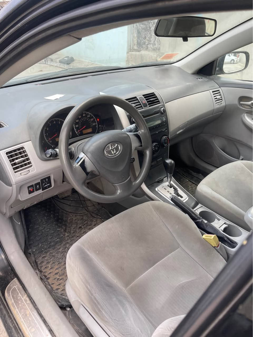 توێتا كرۆلا مۆدیل ٢٠١٠ ڕەنگی ڕەش  سێ پارچەی بۆیاغە بێ ناوگرتن موصفاتLe سەنەوی بەسەر نەچوە گێڕ مكینە بەشەرت تووند و تۆڵی بەشەرت تحویل غرامە بەشەرت تۆزێ كاڵ بونەوەی هەیە شوێن سەنگەسەر ژمارە تەلەفۆن ***********سیعری 98گەڵامجالێكی برایانە بشدار, السليمانية
