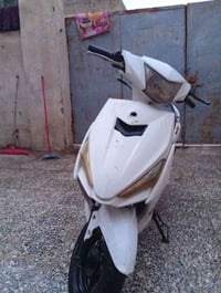 دراجه اف اكس للبيع دراجه جديده الله شاهد  اوراق السعر300وبيها مجال قلي...