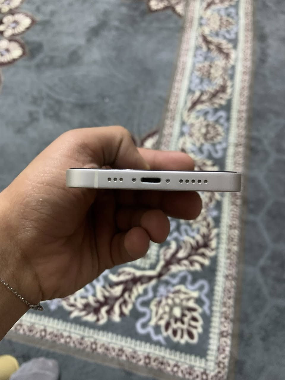 السلام عليكم أيفون 12طك كارتون بطاريه 90 ذاكره128  الجهاز ما مفتوح السعر 300 بغداد الدوره     ***********
