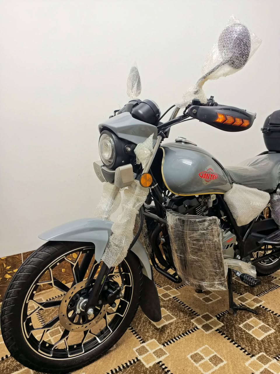 سلام عليكم 🩶🖐️

للبيع 5 گیر هويشة جني اصلي زيرو 💥💥
موديل 2025 بعد جديد ماشي كلش قليل ✅
منفيس كامل 📝 سويجات كنترول بلادي 🔑📱
مستخدم قليل بعد بل كارتون 📦📦 
دراجه لوك لوك مواصفات فول ✅
ويل عنكبوت تايرات چوپلس ✅
محرك 200 نشاط فول دراجه 🚀 
سعر تعال خاص شراي خابرني 📞 

مكاني كركوك ❤️ 

***********
***********
