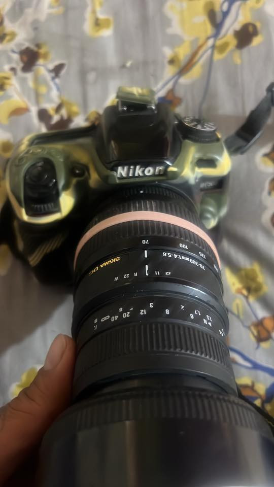 سلام عليكم كامره نيكون للبيع مستعجل والله  (7500 )نيكون عنواني كربلاء طويريج هذا رقمي ***********
