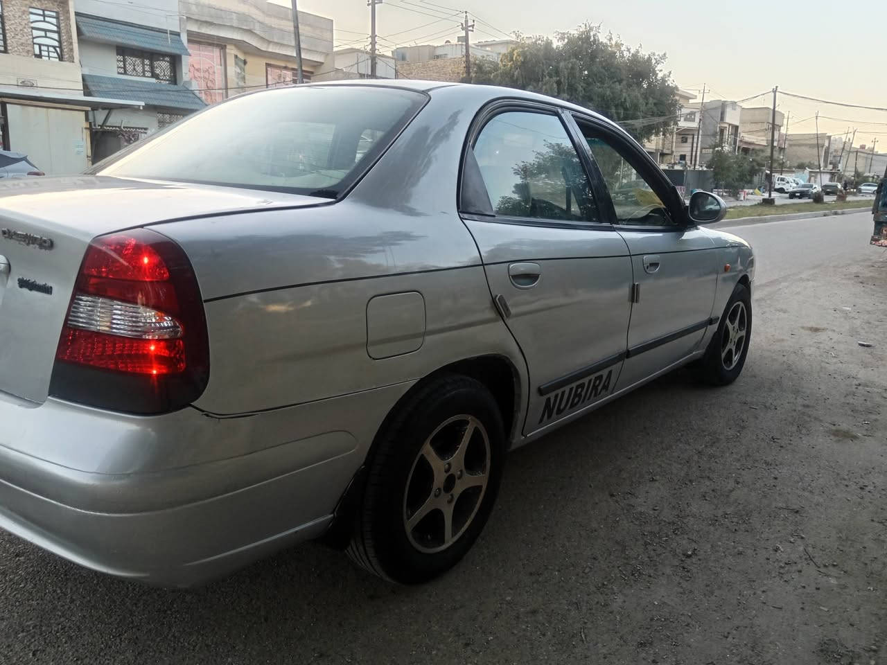 السلام عليكم دايو نوبره موديل ٢٠٠٠جاهزه مكينه وكير مكفولات غرفه حلو كهربئيات شغاله تخم تاير سياره ترايهه حلو عضمتهه حلوه شواصيهه حلوه شاشه نقصهه فقط تبريد بي ليك السعر ٣٧مكان السياره بغداد الحريه الاتصال ***********
