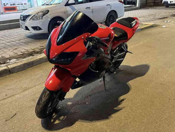 للبيع افوراي 2004  
مكينه مفتوحه 
الدراجه مناقصها كلشي بس دوشمه الكشن 
السعر 18وبيها مجال 
***********
