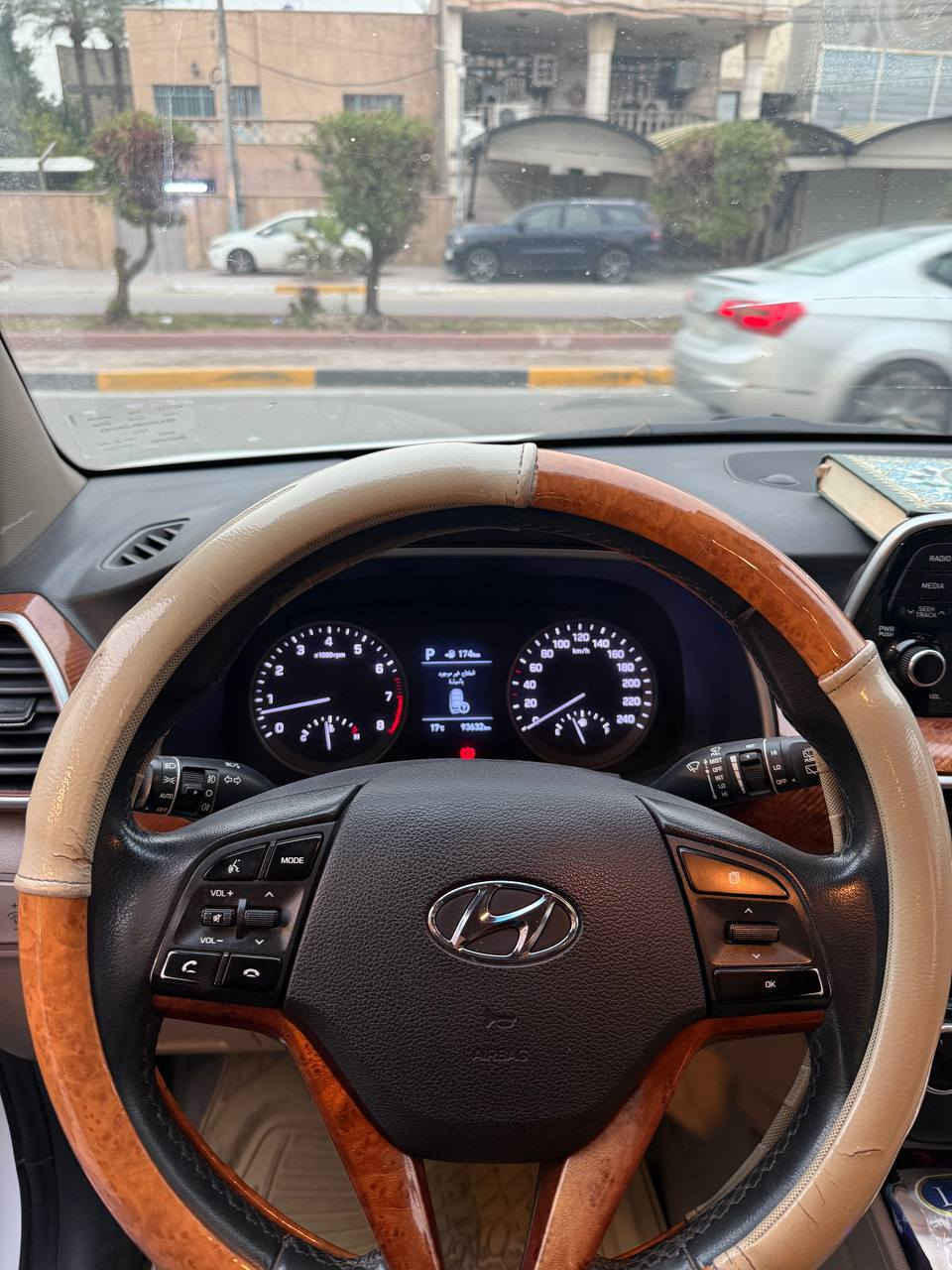 السلام عليكم
للبيع سيارة توسان خليجي 2020
اللون ابيض
الرقم بغداد بأسمي
سنوية جديدة
محرك 2000
مواصفات
فول عدة البنوراما 
بصمة تشغيل 
كراسي كهرباء
كراسي جلد
ارضية جلد
دشبول صاج
شاشة لمس كاربلي
كامرة خلفية اصلية 
منضومة داشكام
حساسات امامي وخلفي
ويل كب كروم 19
بردة خلفية
مري شفط 
اشاير بالمري 
ترحيب عند الفتح
لايت 5 عدسات
لد نهاري
لايتات مساعد عند الضباب
بصمة ابواب 2
تبريد قطعتين ثلج
3 انضمة قيادة
تحكمات ستيرن جهتين
تخم تاير جديد 
عدة بلادية كاملة
ارضية جنطة جلد
رقم بغداد جديد
ماشية 93
السعر 211 وبية مجال كلش قليل
مكاني بغداد ساحة عدن
***********
