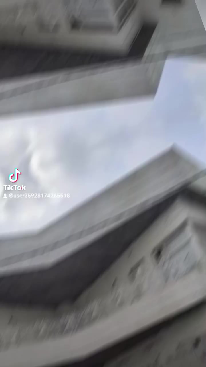 مجمع ژيان ستي في أربيل
خلف مدينة العاب مجدي لاند
بيت الايجار شهري موثث

3غرف نوم +صاله+4حمام +مطبخ 
24 ساعة كهرباء
خدمات شهريه 36الف
جدن سعار مناسب 
للاستفسار تعال خاص الواتساب
***********
