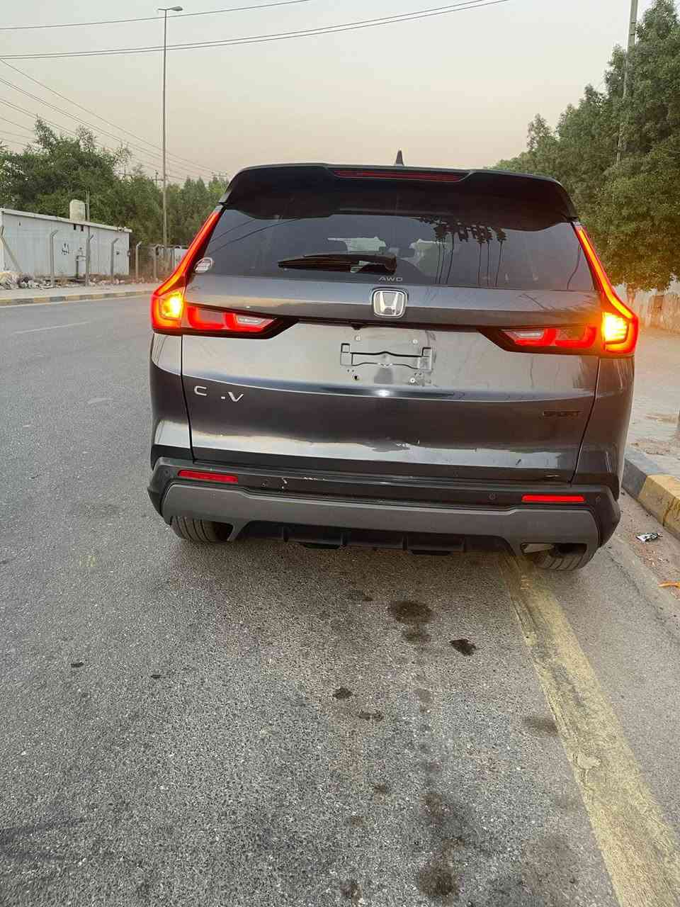السلام عليكم هوندا crv  EXL 
موديل 24  وارد امريكي الضرر مرفق بالصور 
السياره جاهزه ومرقمه بغداد 
السعر 190
للأستفسار 
***********
