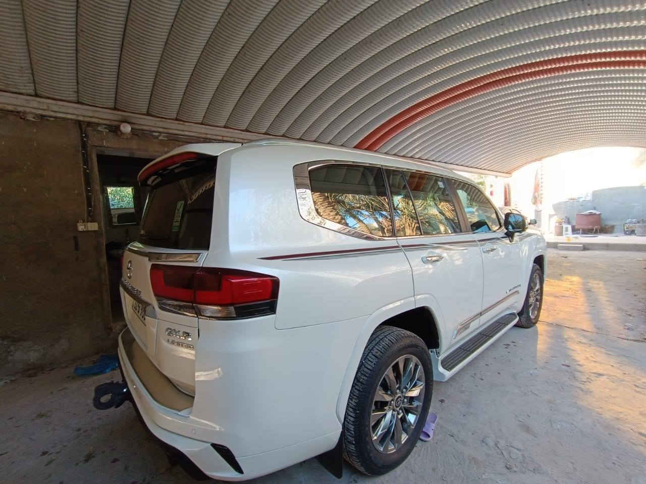 السلام عليكم 
لاندكروز 2024 ليمتد 
4 كامرات 
كراسي كهرباء 
صندوق كهرباء 
داخل صاج 
3 شاشات 
شاحن لا سلكي 
كراسي تدفئة تبريد 
تحكمات ستيرن
مثبت سرعة 
سايد بريك دكمة 

محرك 4000 
ماشية 30

السعر :685
وبيها مجال بسيط

***********
