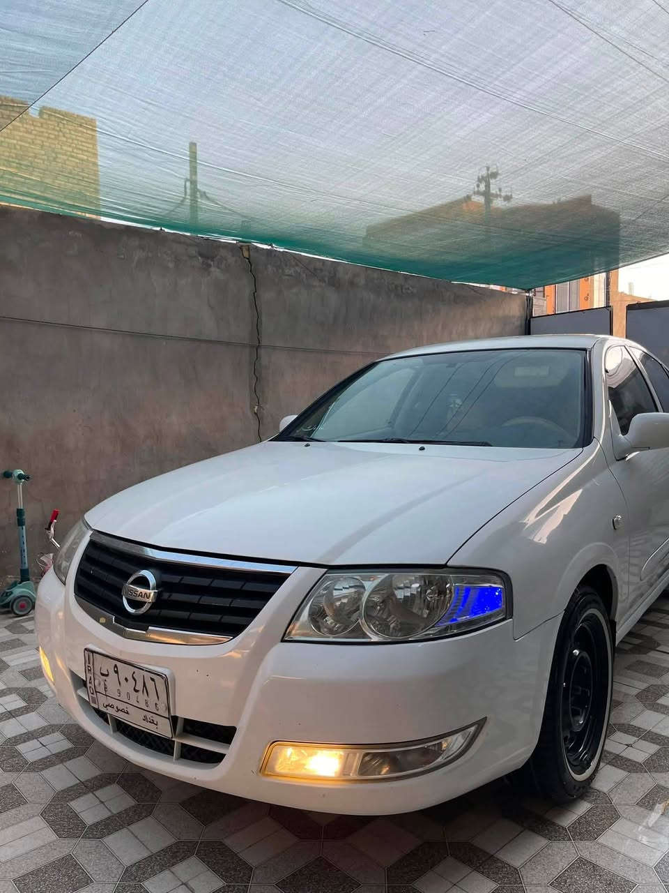 نيسان سني ٢٠٠٩ بيها صبغ جاملغ وحافه الباب فقط  بدون بارد بدون دواخل مكينه وكير وحداديه ع الشركه  تخم تاير وباتري  جدد  تبريد ثلج مبيها نقص ابد   رقم بغداد سنويه جديده وتحويل مباشر السعر ٨٨ وبيها مجال جداً بسيط مكاني بابل
***********
