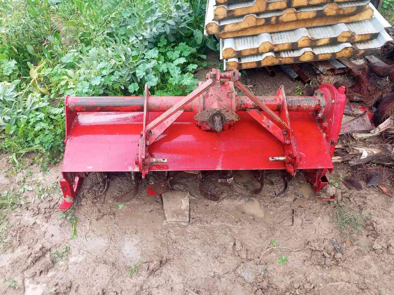 السلام عليكم للبيع رفاسه ينمرياباني تشتغل على جميع المكائن الزراعية الصغيرة والكبيرة  من حجم 16الى حجم 35مكاني بغداد الاتصال على الرقم ***********
