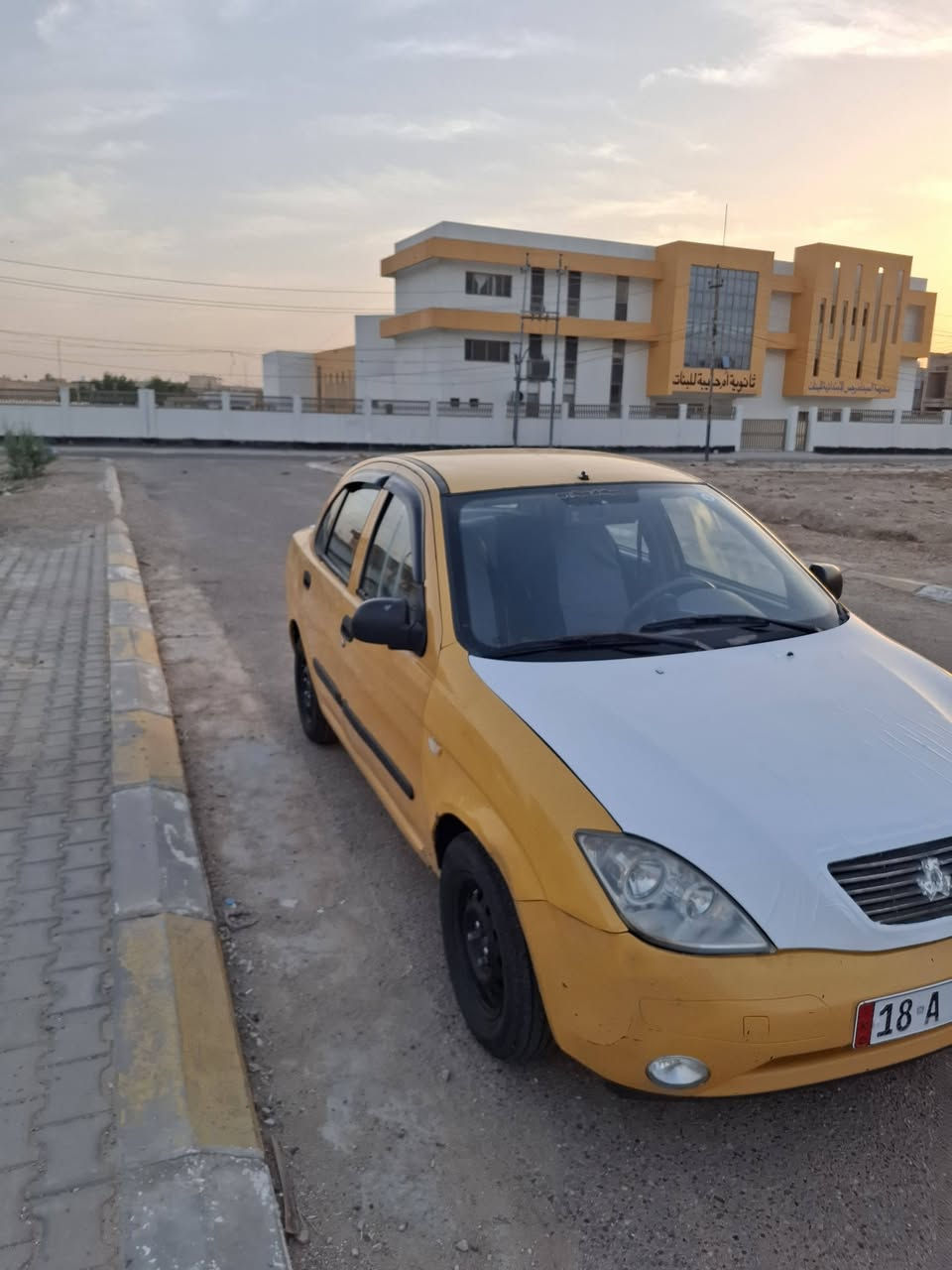 سلام عليكم سياره طيبة موديل 16 سياره نضيفه تخبل مصفره هيئه وغرامات كير محرك حداديه تبريد كله مكفول كلشي ما ناقصه مال جناي سعر ب 32 مكان سياره كربلاء رقم الاتصال ***********
