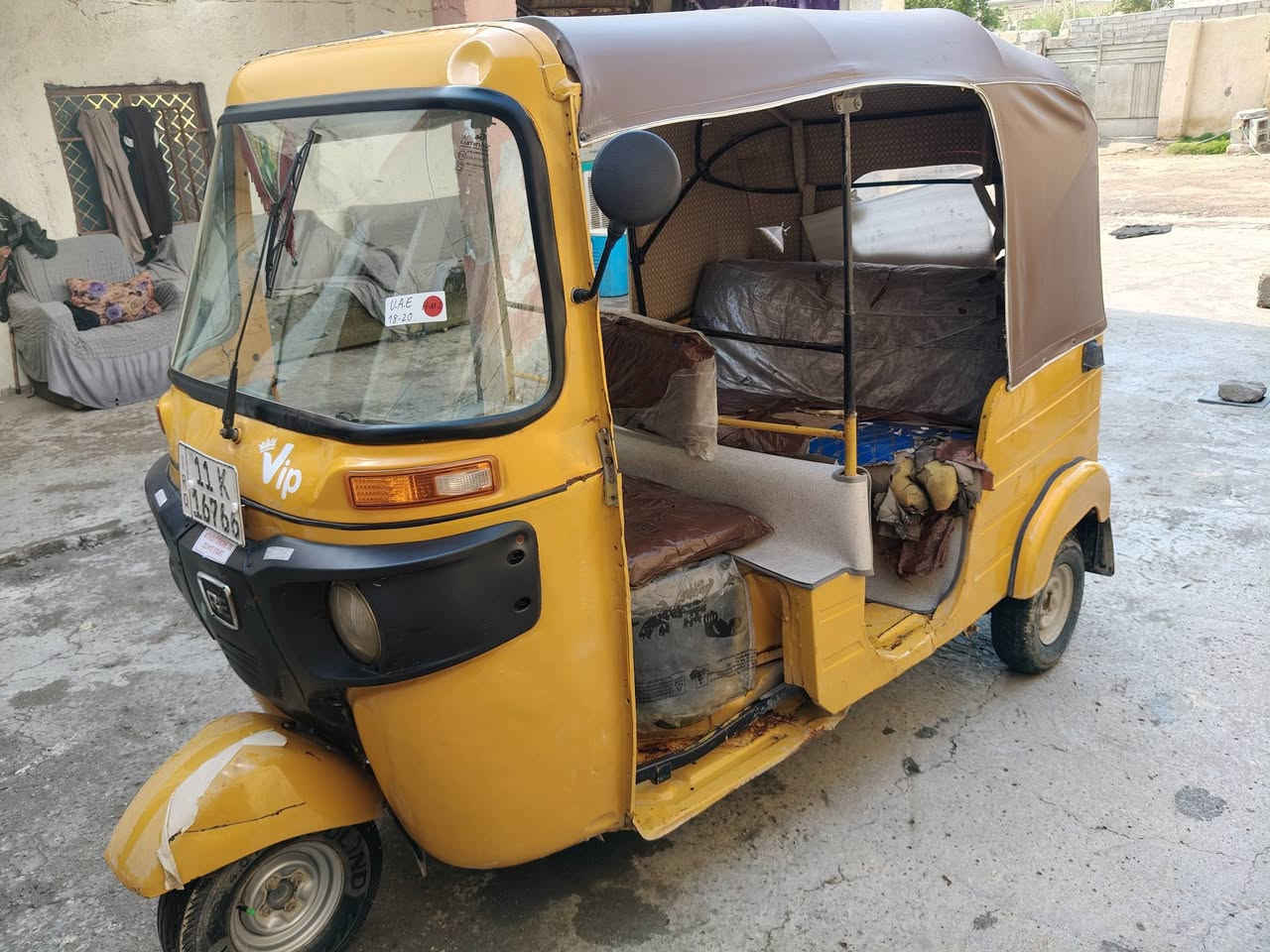 سلام عليكم تكتك 19 رقم وسنويه صبغ عام لجماليه السعر 5200 بيها مجال للطيبين ***********
