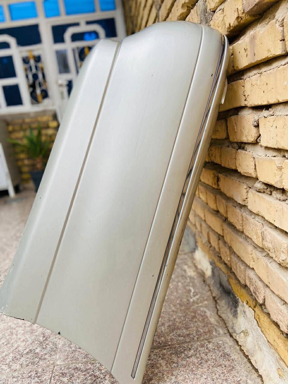 دعاميه خلفيه لون فضي مال ملكه اصليه مال تفصيخ. فول نضافه /سعره ١٠٠ الف مكاني ناصريه مركز(***********)
