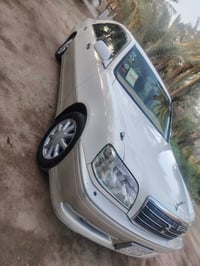 ملكه ٢٠٠٢   مكمرك باقي بس فلوس الرقم  دكمتين كرستال اصل  برده خلفيه  +...