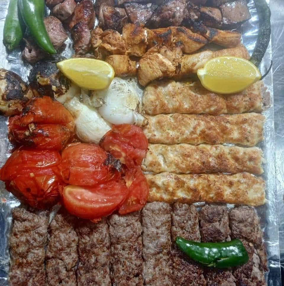 كيلو كباب 20شيش 15الف
كيلو كباب دجاج 20شيش 12الف عنوان بغداد جميله شارع ضريبه مطعم ومشويات حيدر المندلاوي 
***********
