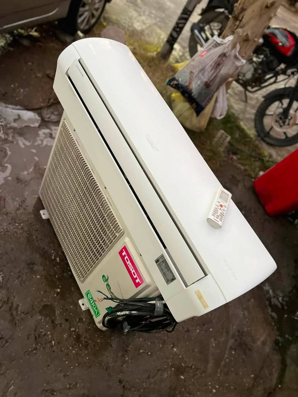 السلام وعليكم اخوان للبيع سبلت توسوت ٢ طن 
نضافه95/100 تبريده ثلج ❄️☃️🧊+تدفئه 🔥🐦‍🔥❤️‍🔥 كامل مكمل جيب وشد بواري جدد ريمونت وايرات اخوان 
 السبلت كله على وضع الشركه  الجهاز رديتراته صفر  
غازه مقفول مالت الشركه 410 R مغسول وجاهز 
بعد معروف التوسوت  بتبريده ودفعه القوي جاهز بس عليك تشده  السبلت 
السعر475 وبي مجال بسيط 
اخوان السبلت مو  انفيرتر ماطور T3 
شارع فلسطين ***********
