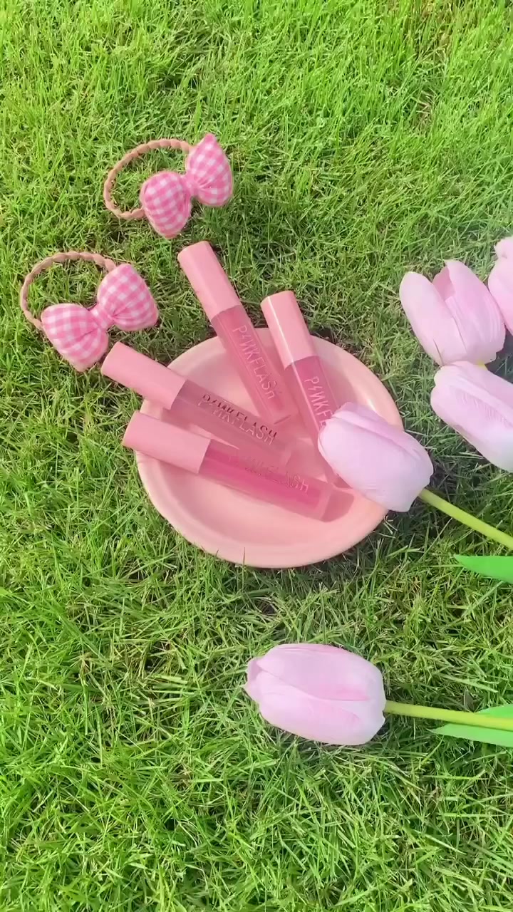 رحبي بمجموعة الحمر الجديدة التي صنعت بحب لأجلكِ من بينك فلاش💖 من اكثر الالوان استعمالا ورواجاً 💞 تركيبة ڤيلڤت بتأثير مات ثابت على الشفة 🔥 تدوم لساعات طويلة … ممكن تستخدميها ك تنت ايضا للشفة والخدود 🍒


**إذا كنت صاحب هذا الإعلان وتريد حذفه لأي سبب، رجاءا أرسل رسالة إلى الدعم الفني**