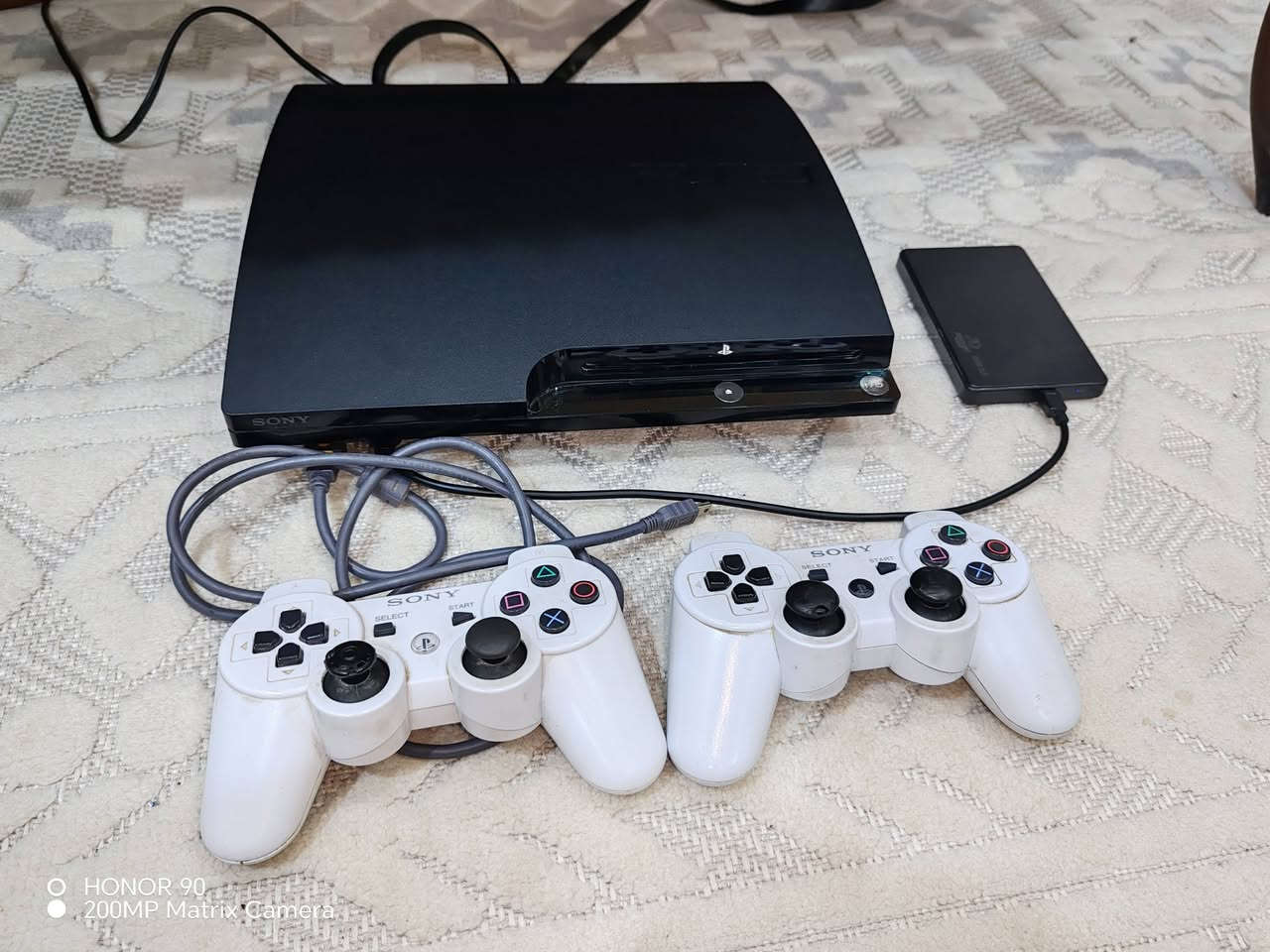 تحيه طيبه 
متوفر بلي ٣ للبيع PS3 SLIM مهكر
ذاكرة 320 كيكا
مع هارد
500 كيكا
السعر ١٣٥ الف وبي مجال قليل

PS3 SLIM 320GB
مع ٢ يدات وبي اكثر 70 لعبه
جهاز مامفتوح ونضيف 
مكاني نجف حي الميلاد خلف الملعب
***********
