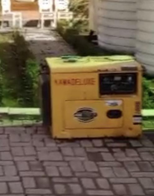 كاما ديلوكس
20 امبير 
كاتم 
سلف
كاز
مكانها راشديه 
700


**إذا كنت صاحب هذا الإعلان وتريد حذفه لأي سبب، رجاءا أرسل رسالة إلى الدعم الفني**