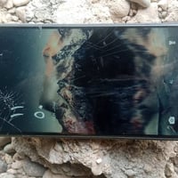 هاتف للبيع لمس مكسور شو اصير اربعه جدد مفتوح ما اطلع واحده السعر 80 وب...