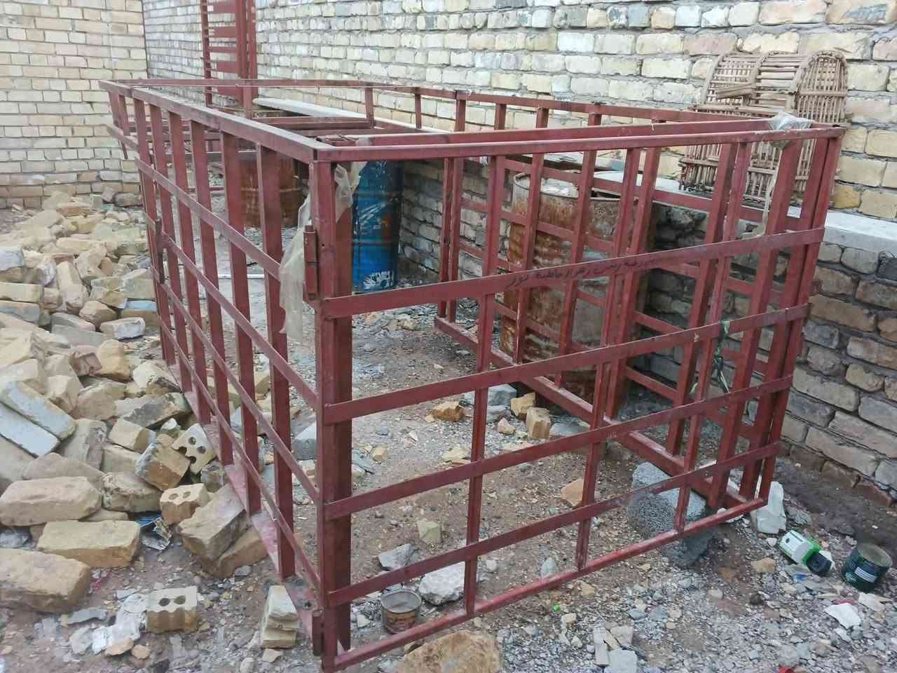 محجر صقر ابو الفره نضيف لا زنجار لا خياس باب خلفي سعره ١٠٠ و بي مجال مكاني بغداد مدينه الصدر الشراي يتصل ***********
