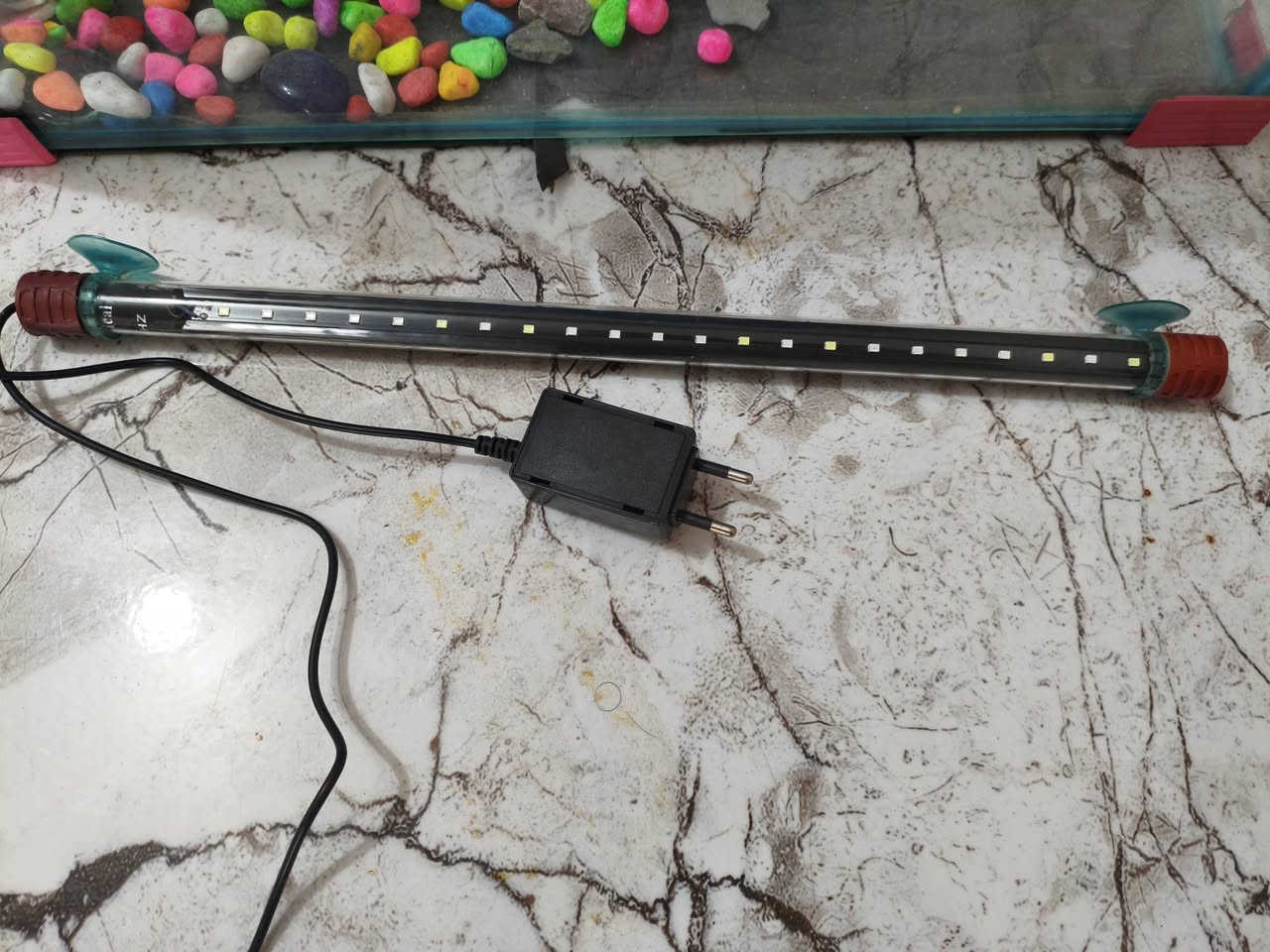 السلام عليكم متاح حوض اسماك مع الغراض كامله والاكل ب60
رقمي ***********
