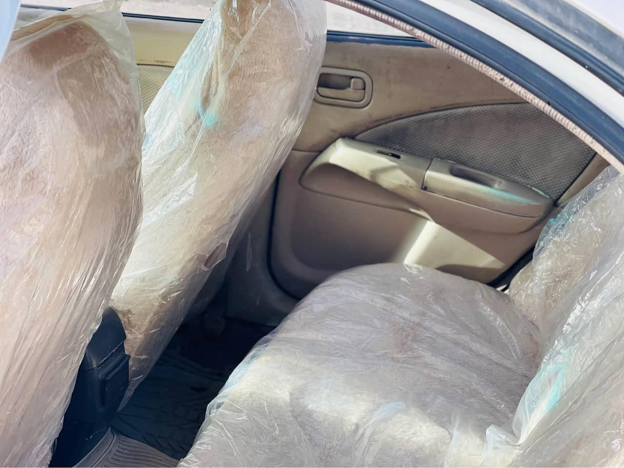 نیسان سەنی کۆری 2007 علوج بڕاوە بڕاوە 

گێڕ ئۆتۆماتیک ناو زەرد چوار جام کارەبا کەلە و کۆنتڕۆل و شوێن عەینەک سەقفی شوشەی بێ چاڵ و چۆڵی سەیارەکە جایز و توندوتۆڵە بێ تەقە و ڕەقە گێڕ و مەکینە بەشەرت کامل مەسروف کراوە چوار ویلی سامسۆنگی بیلادی بۆ بەستراوە کارەبای و هەموو گیانی مەزبوتە قرچێکی پێش و دوای هەیە هایدرۆلیکی گێڕ و ڕۆنی مەکینەم دوینی گۆڕیوە 

سعری 39 گەڵا و معامەلە
شوێن : شارەزوور 

ژم: *********** خناقين, ديالى
