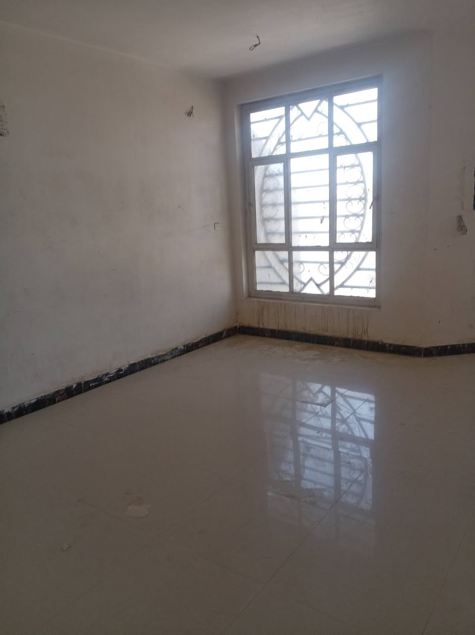 🏛️  دار سكني للإيجار 
  🏛️
____
🔰 الموقع   حي الثقافي قرب مطعم أيوب   ➡️
----------------------------------------
🔳 طابو  
-----------------------------
💎 تفاصيل البيت 💎  
____
   استقبال 
🔹   ٣غرف نوم  ▶️
🔹. صاله ▶️
🔹مطبخ  ▶️
🔹مجاميع صحيه داخليه 

--------------------------------

للأستفسار أكثر مراسلة الصفحه اول الاتصال على الأرقام
___________     ____________
📲*********** واتساب اتصال  
📲*********** واتساب اتصال 
___________     ____________

او زيارة موقعنا (( ام الخيل الأولى سوق العصري مجاور بيت حواء متواجدين من الساعه 🕒 3️⃣ عصرآ إلى الساعه 🕘9️⃣ مساءً))
