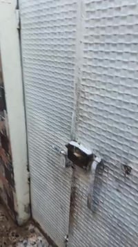 بيت للبيع • ١٠٠م • شارع الشمري