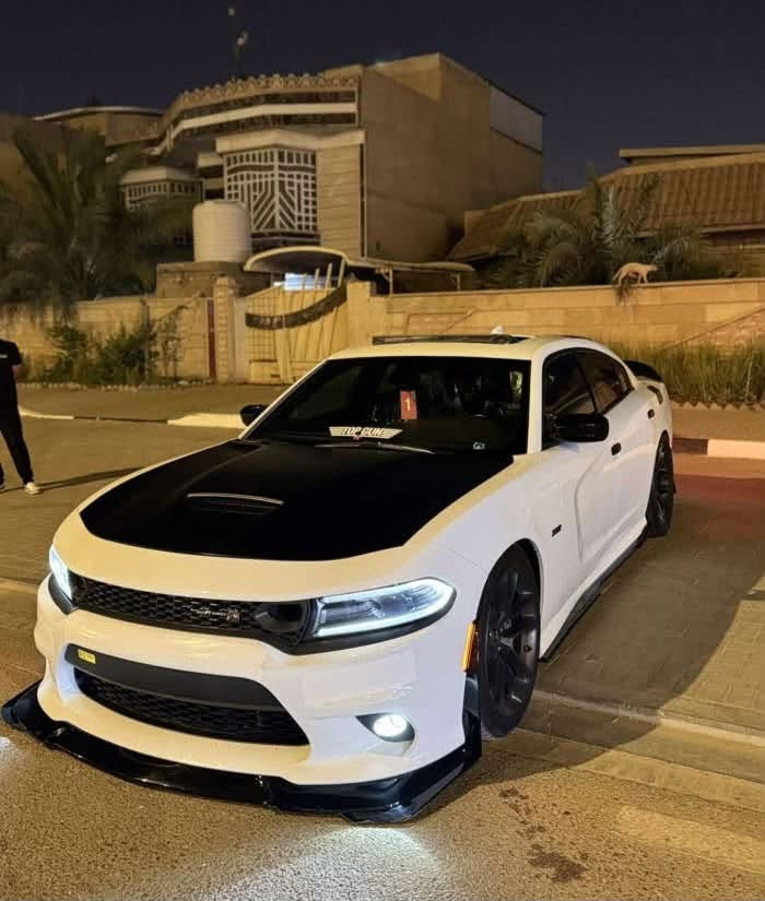 السلام عليكم
 للبيع دوج جارجر  سكات باك
 Scat Pack. 🐝 
موديل 21. 
 رقم بصره حره. 
مواصفات السياره :
فتحة. 
شاشة جبيرة وكامرا دوارة
محرك 6400 🐝 👹
كشنات حضن  وكهرباء
تشغيل عن بعد
فجوج بريك برمبو
سستم صوت الباين
تدفئة كشنات
تدفئة ستيرن
هيتر مري 
رادار جانبي بالمري
حساس خلفي 
عليهة سستم كامل لحيا ودوس اضافية
والسياره كفاله عامه من الشخط داخله تقرير تعمل وتسير شرط كلوب مامشتغل بيه وين مايعجبك افحص  السيارة كلش نضيفه متعوبه ابد باقيه بلبيت
والسعر 270   وبيها مجال لشراي 
للعلم نزلت من سعره وماكو هَـيج سعر !!
*********** وتساب او اتصال
مكان السيارة البصره
