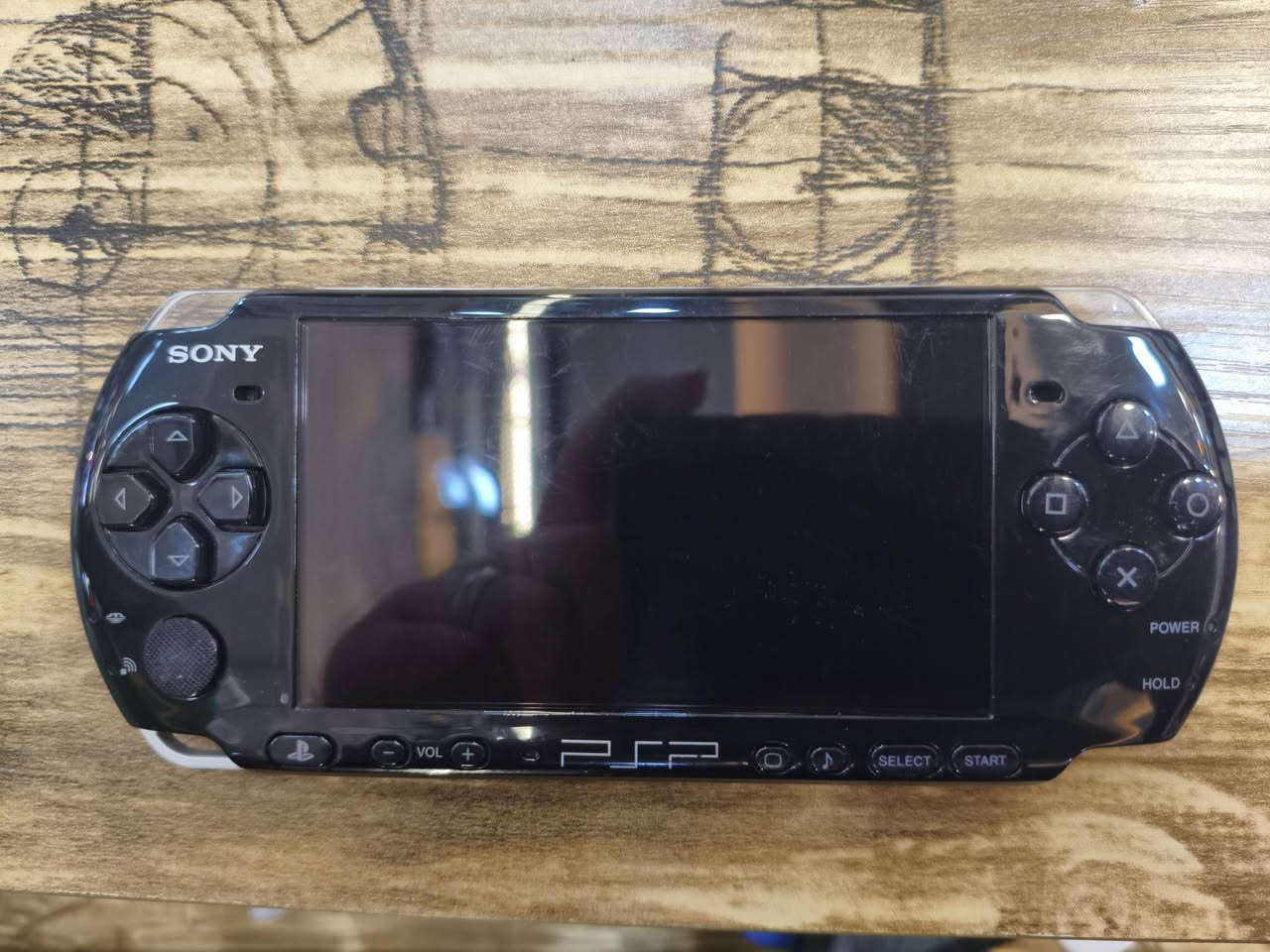السلام عليكم للبيع
#PSP3000
Psp 3000
#السعر(150  الف)

الجهاز نظيف جدا وممفتوح وكله بلادي 
مهكر وكامل ويا رام 32 وبي العاب موضحه بالفيديو
الملحقات 
حافظة الاصلية مال psp
رام 32 
بطارية بحالة جيدة 
وشاحنة 
مكاني حلة 
***********
يوجد توصيل لجميع المحافظات (6000)
