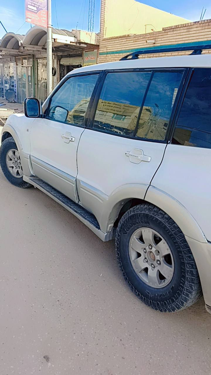 بايجيرو ٢٠٠٧رقم دولي باسمي مكينه ٣٠٠٠ خليجي البدي ما مكفول للبيع ٨٠ او مراوس بنيفاره المكان نجف مناذره ***********
