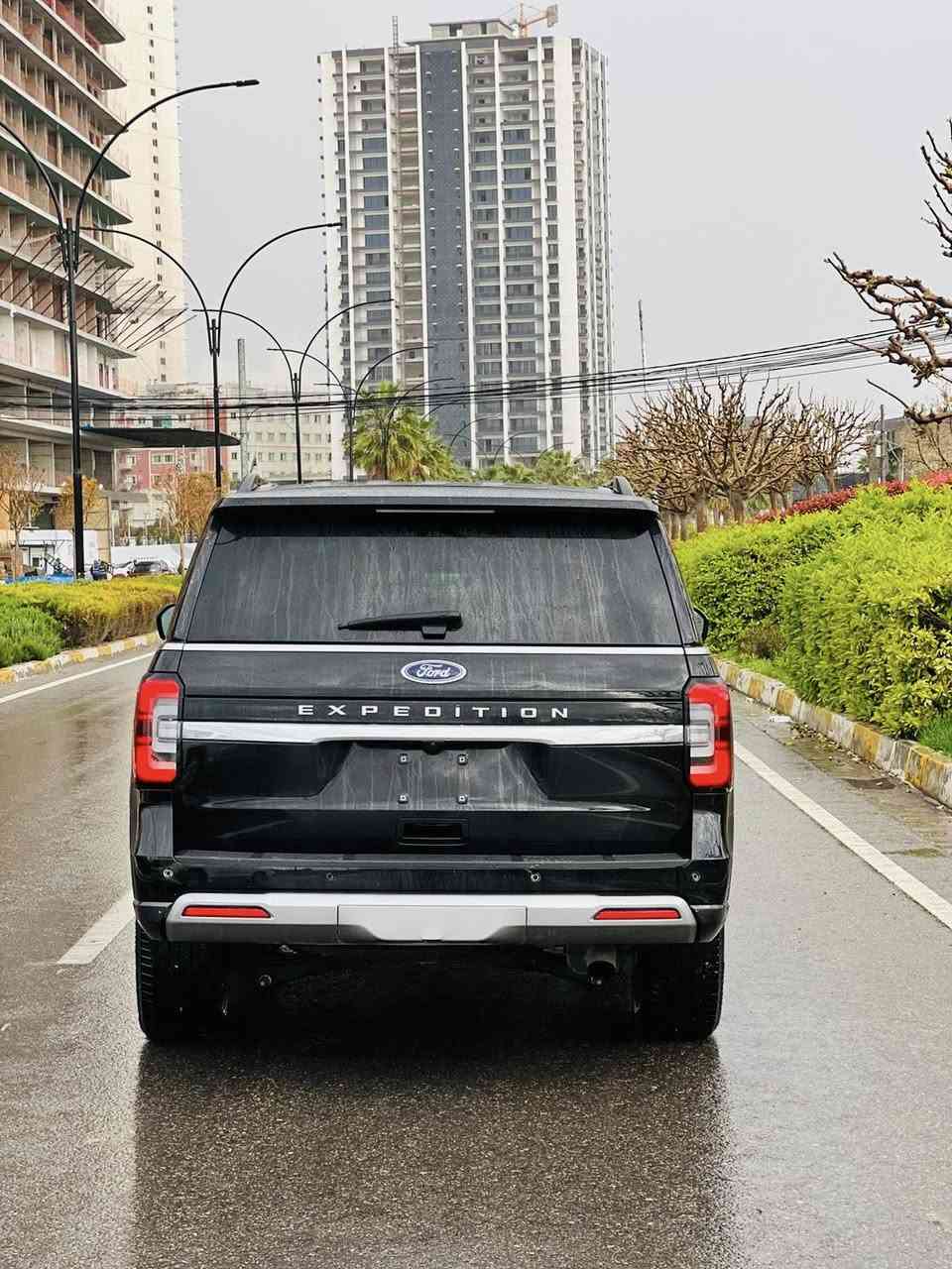 فورد اكسبديشن موديل ٢٠٢٤ مواصفات لمتيد حجم ماكس فول مواصفات تجي ٧ راكب لون اسود ملكي و داخيل كريمي محرك ٣.٥ يعني ٦ سلندر توربو مع فوريل ٥ انظيمة قيادة و رادارات و تحكم ذاتي كشن مساج و تبريد بعد هواية مواصفات ماشي ٦٠ الف وارد امريكي ضرر قطعتين صبغ بدون دواخل فقط مكان اربيل يترقم شمالي سعر ٣٣٨ ورقة شراي يتصل 
***********
***********
