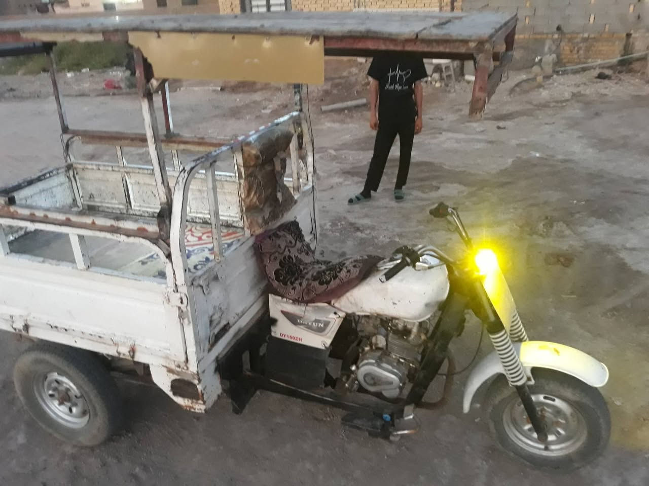سلام عليكم ستوته للبيع مديل 15كلك هي والعماريه السعر 900 المكان ناصريه مركز وبيها مجال*********** مكلف بالنشر خاص ماكو
