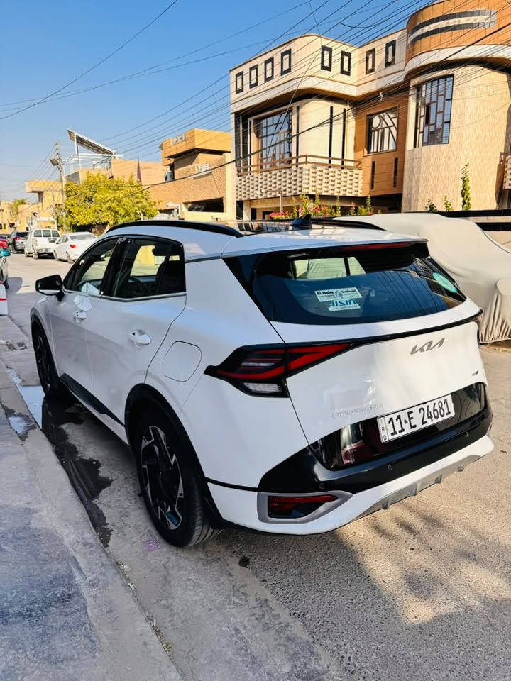 � للبيع | Kia Sportage GT-Line 2024 🤍
✨ لون أبيض لؤلؤي
📍 الممشى: 48,000 كم فقط

المواصفات:
✅ محرك 2000اقتصادي وقوي
✅ شاشة بانورامية متصله  
✅ فتحة سقف بانوراما
✅ بصمة فتح الأبواب
✅ تشغيل عن بُعد
✅ كاميرا خلفية
✅ حساسات أمامية وخلفية
✅ مثبت سرعة
✅ وضعيات قيادة (Drive Mode)
✅ مقود متعدد الوظائف
✅ تدفئة للمقود (ستيرن)
✅ شاحن لاسلكي
✅ Apple CarPlay & Android Auto
✅ مكيف أوتوماتيك ثنائي (Dual Zone)
✅ مقاعد جلد
✅ صندوك كهرباء
✅ إنارة LED أمامية وخلفية
✅ مرايا كهربائية مع طي
✅ كشنات كهرباء تحكم 

 السيارة نظيفة ، استخدام شخصي
✔️ لا تحتاج أي مصروف
دعاميه خلفيه مصلحه فقط اثر طخه 
ناشرها ويه الصور 
💰 السعر: (22.400$)
📞 للاستفسار: ***********
واتس✅

