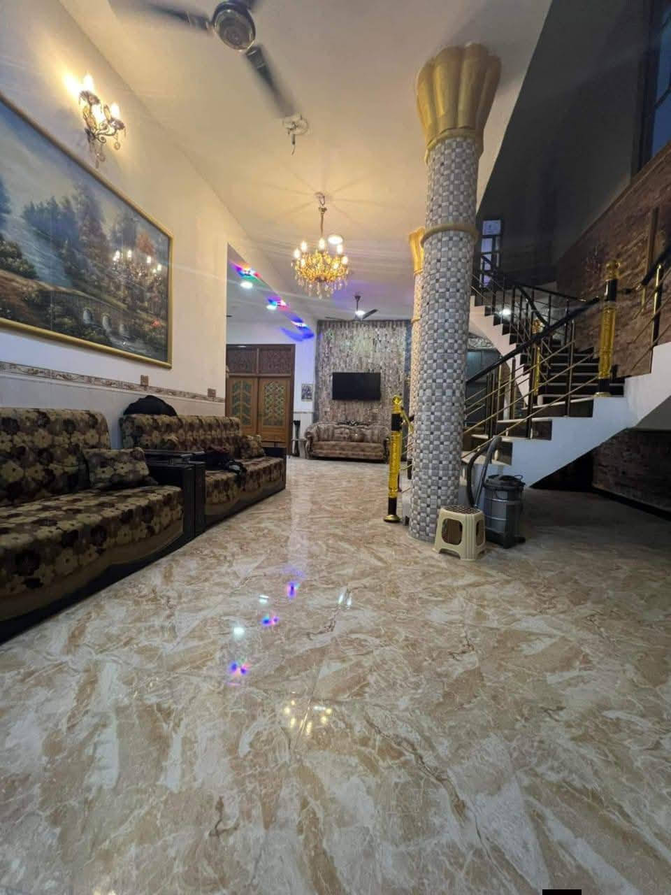 دار للبيع طابو زراعي سند الموقع شارع 80 ركن خير محطة الاضواء المساحة 400 متر مربع 9 غرفه نوم هول صالة مطبخ ومجمع صحيات عدد 3 للاستفسار مكتب النبل للعقار والبناء والهندسه
*********** واتساب 
***********
