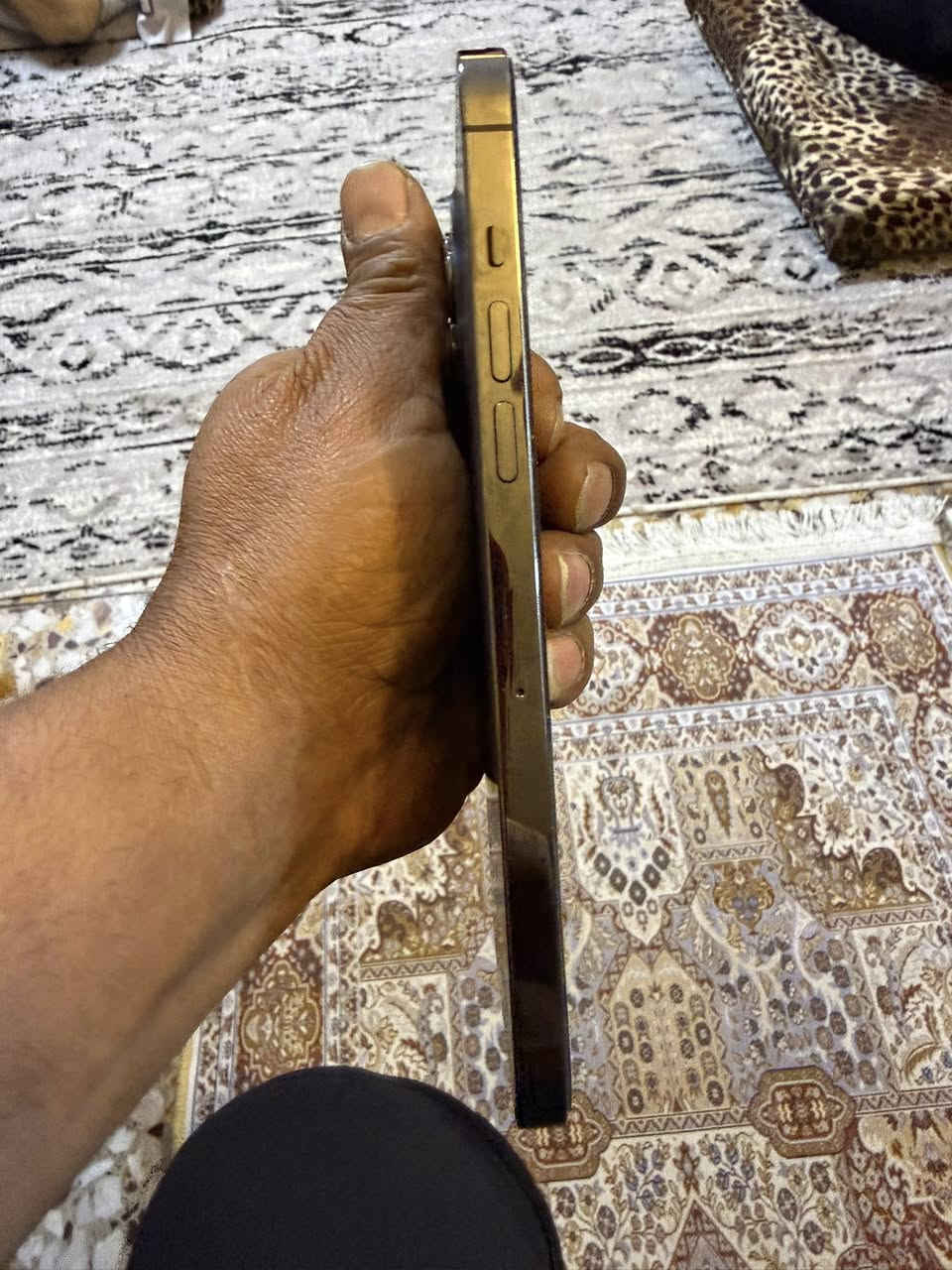 ايفون 12 برو ماكس ماستر  وتر 
العنوان كراده خارج فقط البطاريه وانته بدلها بطاريته 77
سعر 500 قفل واتساب ***********
