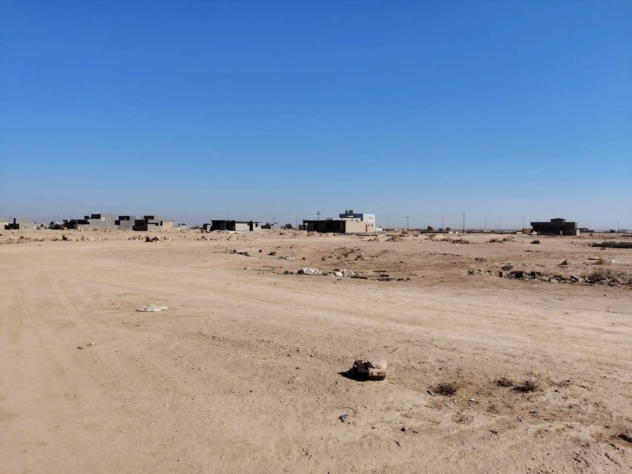 قطعة أرض للبيع طابو صرف خلف بيت الأستاذ شهاب احمد ساير
مساحة 250متر
كما موضحه بالمخطط 
السعر 11مليون قابله لتفاوض 
عنوان المكتب الانبار/حديثة/حي العسكري/مقابل أسواق علي نصيف 
قرب دائرة شبكات حديثة 
للاستفسار الاتصال ع الرقم 
***********
